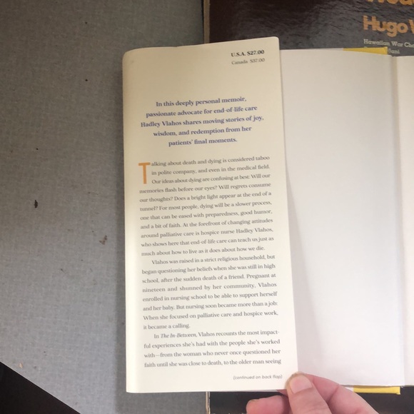 The In-between book - Picture 5 of 10